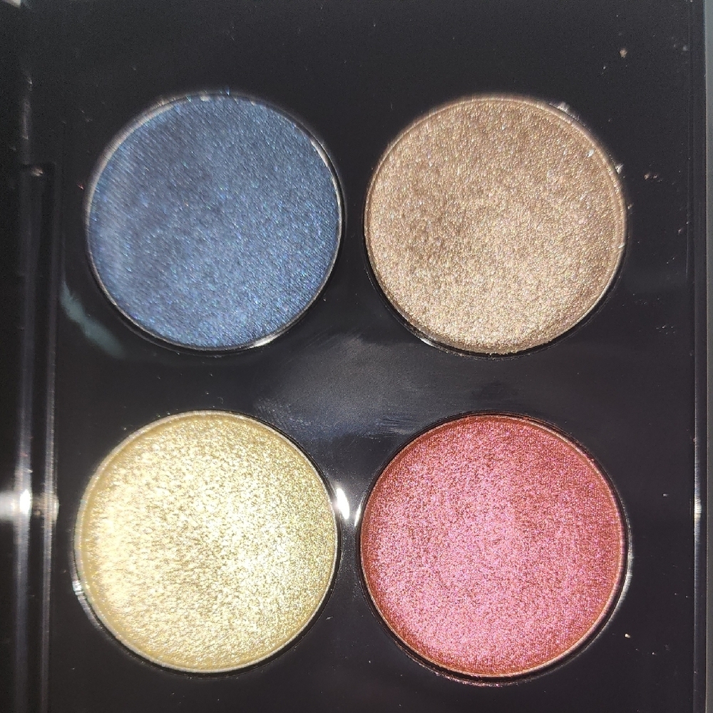 Pat McGrath Black Eyeshadow Palette with Gold Accents - Picture 6 of 7